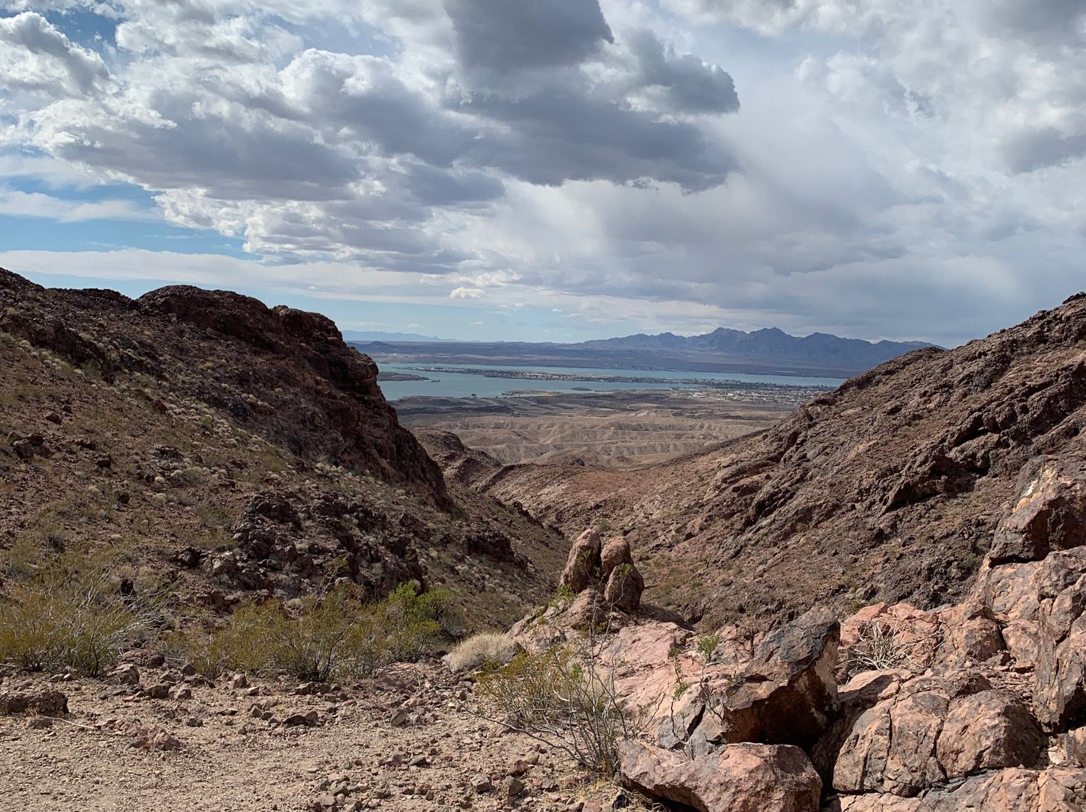 hiking near lake havasu femalehiker