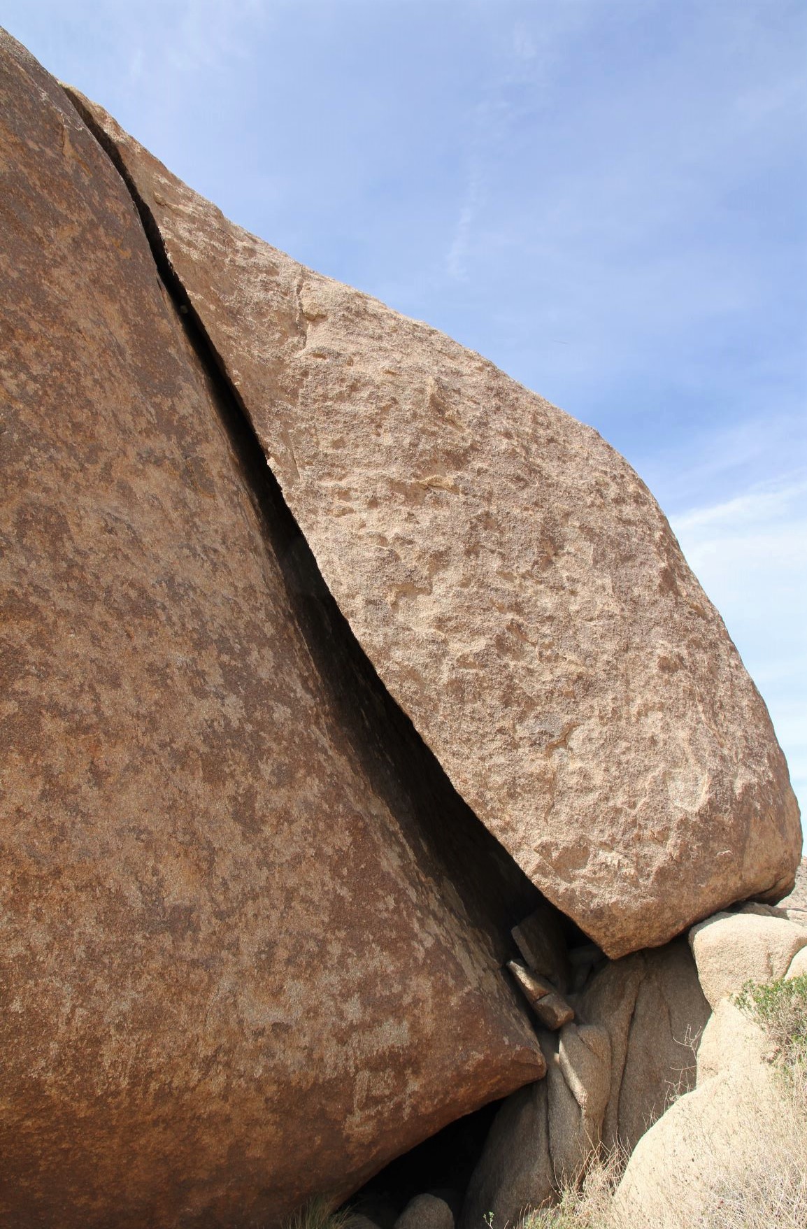 Best Hikes in Joshua Tree femalehiker