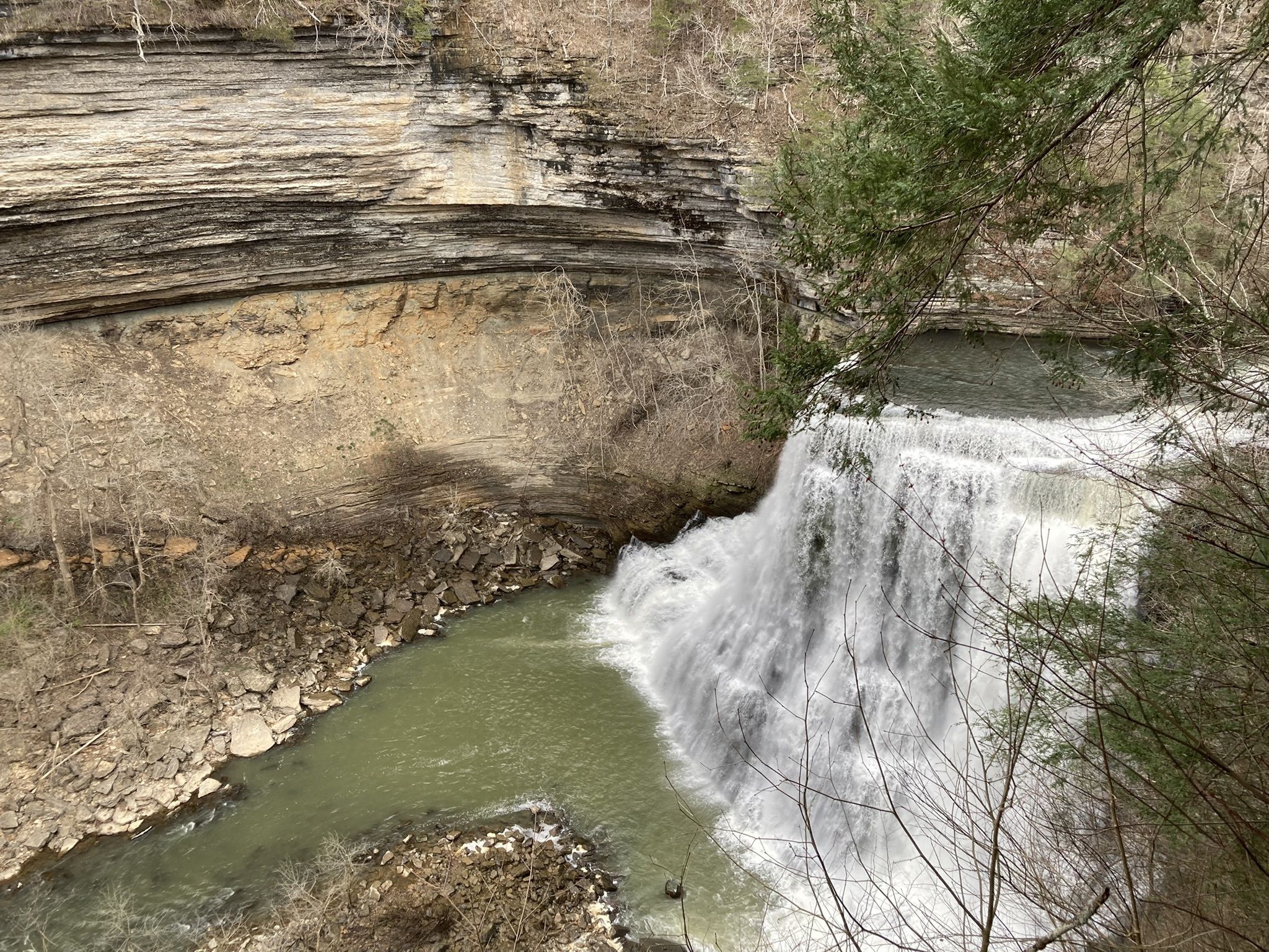 hiking waterfalls in nashville