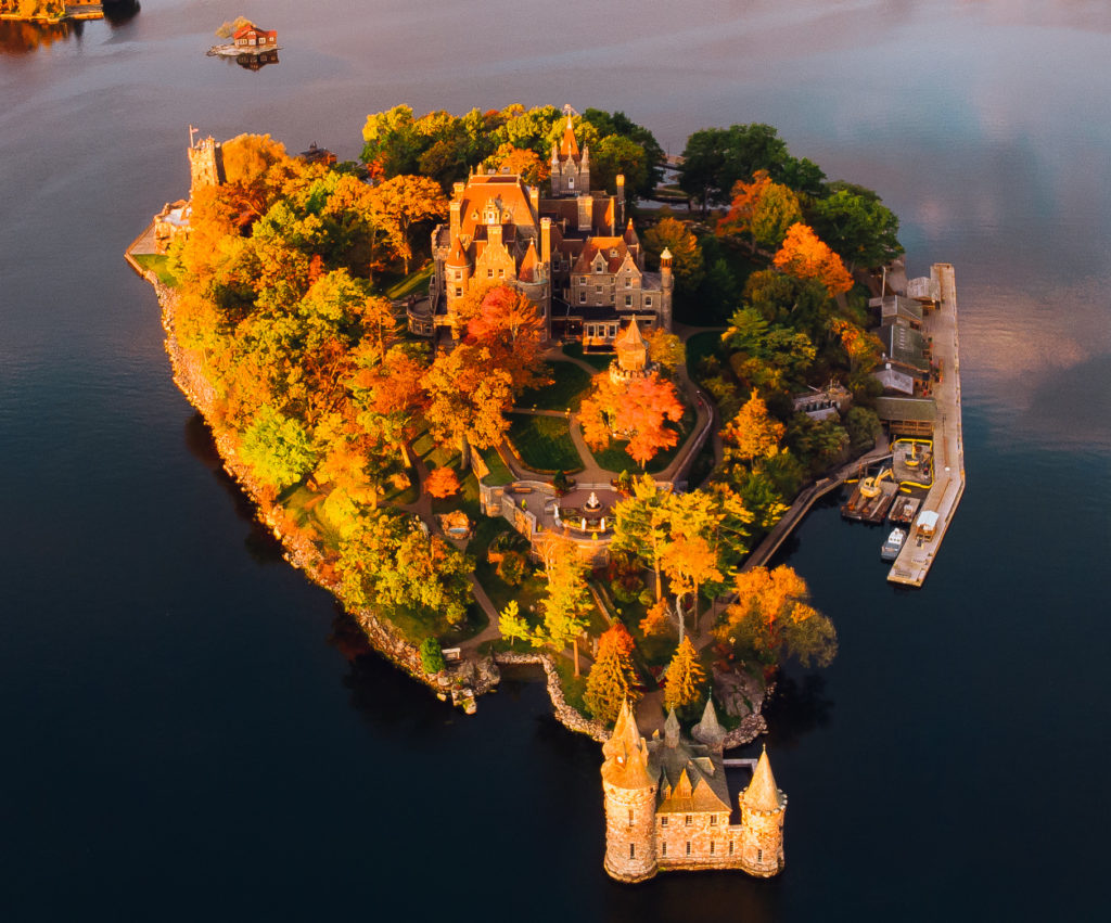 1000 islands fall foliage new york