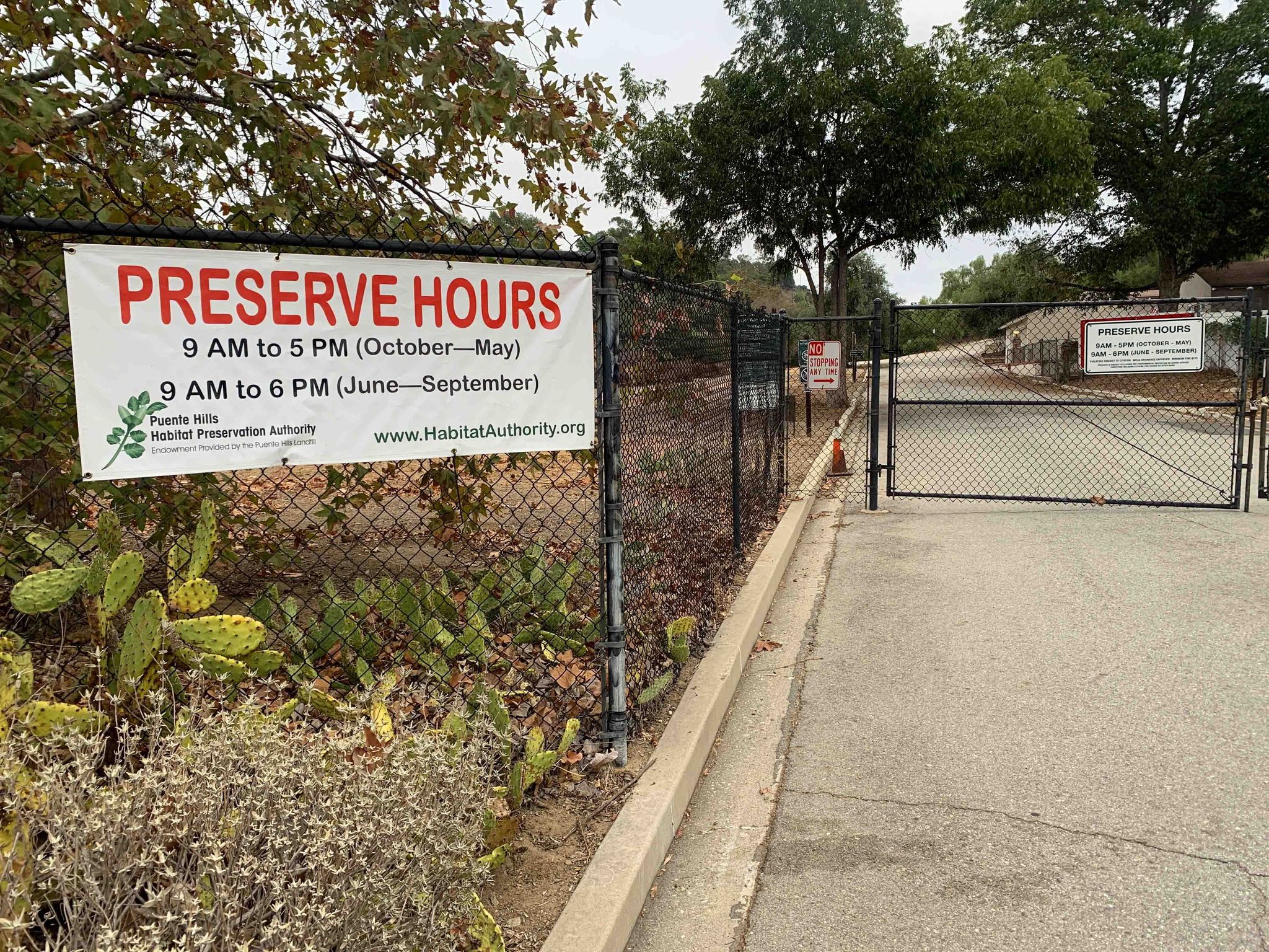 Whittier hiking trails - Puente Hills Preserve hours